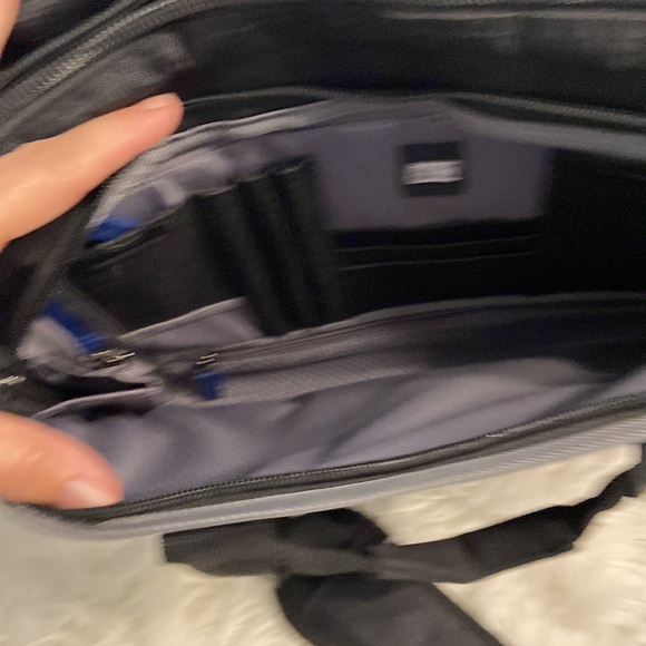 SAMSONITE LAPTOP Bag color black excellent condition length 18” high 13.5” - Picture 9 of 16